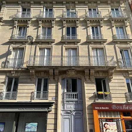 Beautiful With Balcony Apartment *