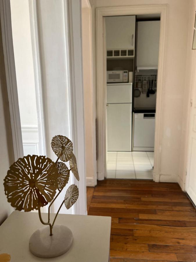 Beautiful With Balcony Appartamento Parigi